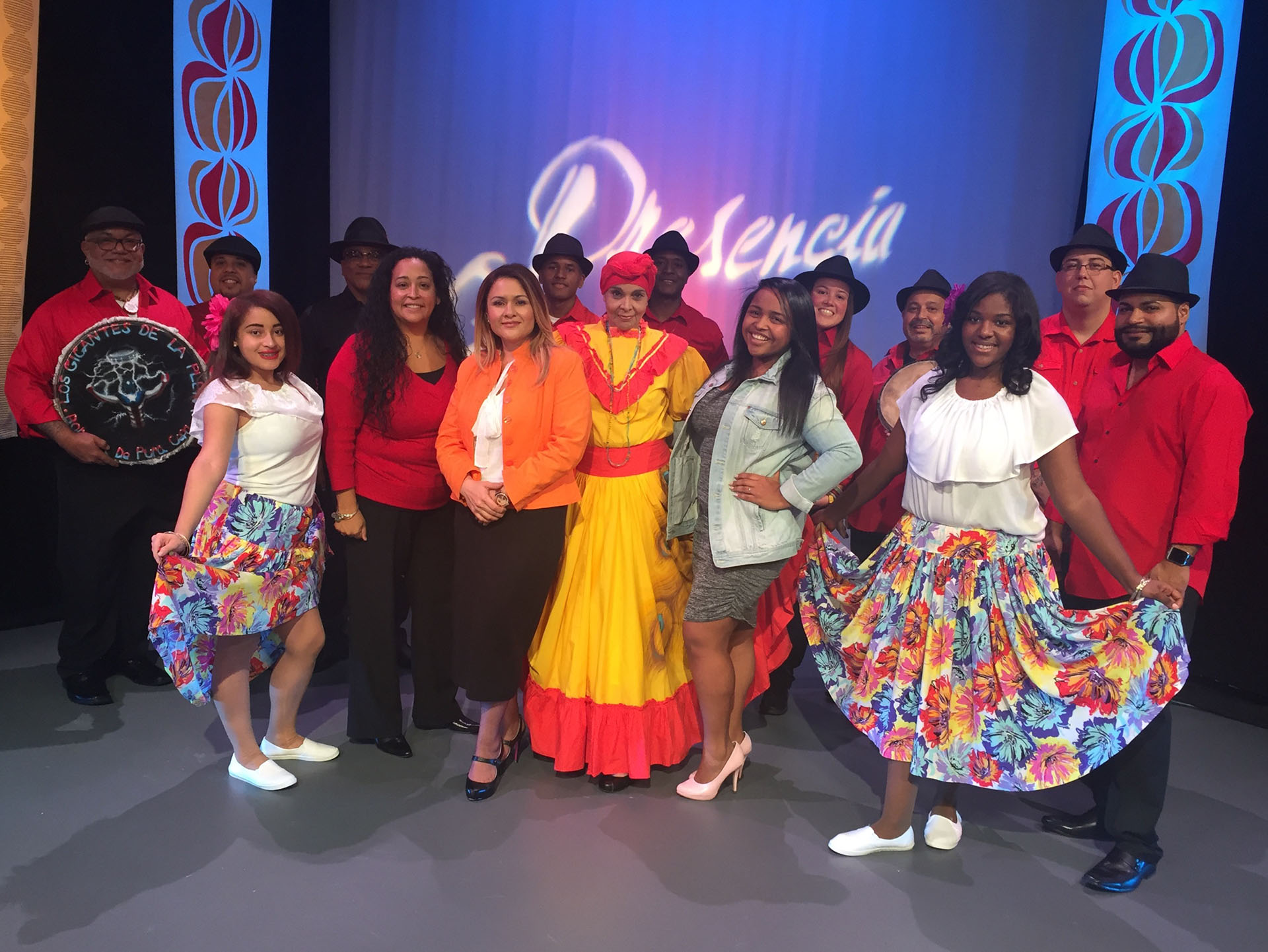 Los Gigantes de la plena es una agrupación puertorriqueña que llevan en alto su cultura, Folclor y su música típica