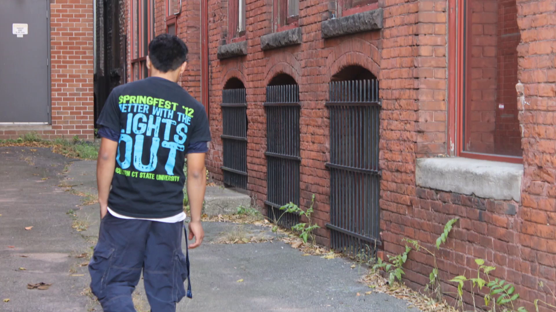 Host Zydalis Bauer introduces the powerful stories of immigrants Carlos Alberto and Elisa Roblero, two young adults who left their native countries with a motivation to succeed.