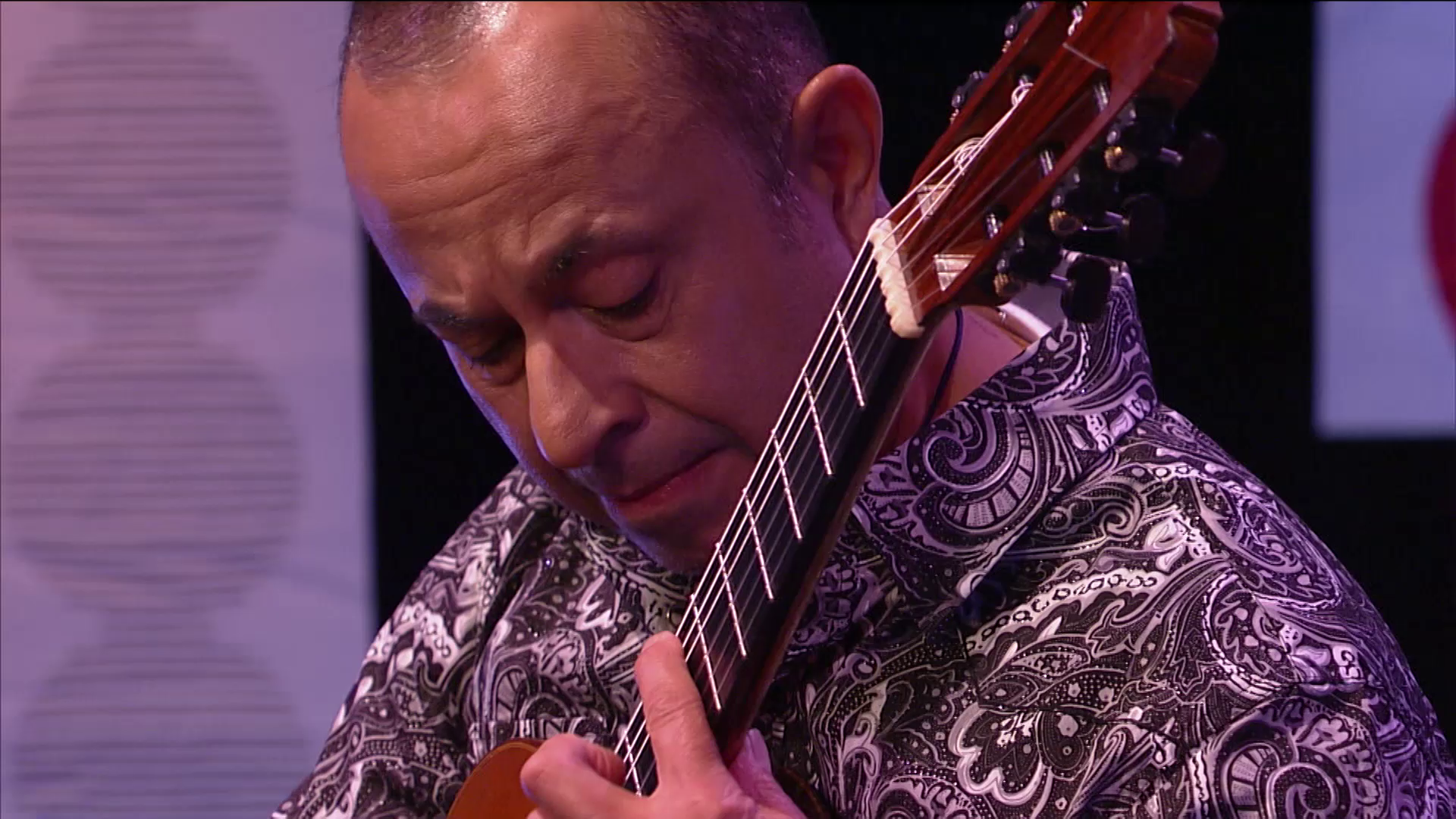 Daniel Salazar is a classical guitarist whose performances been enjoyed by audiences in over 12 countries.Salazar performs his original song “Canción.”